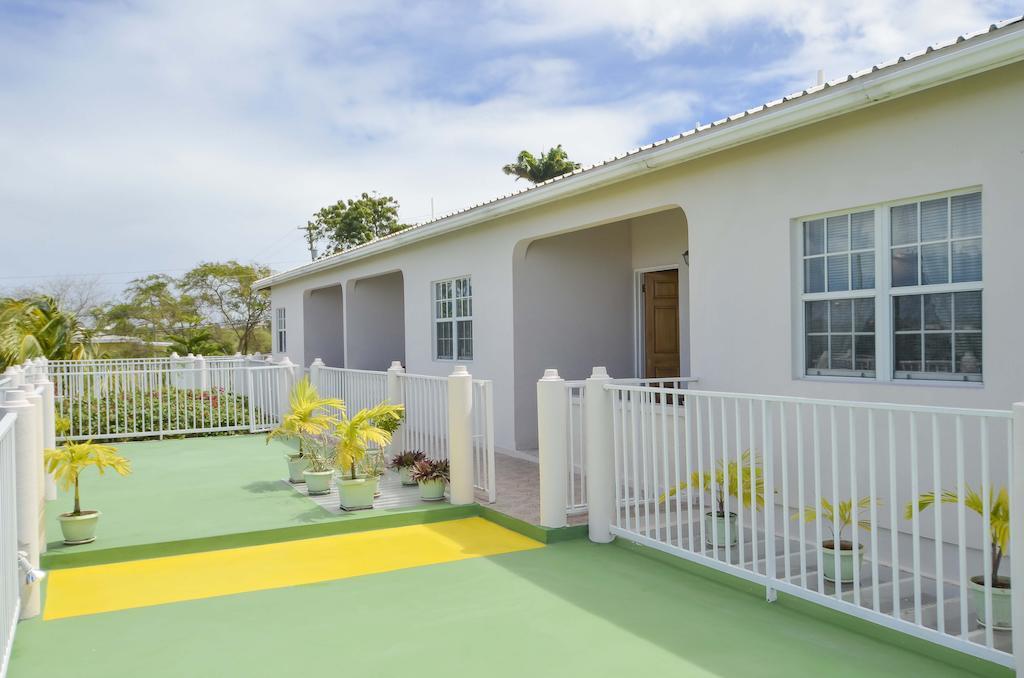 Caribbean Inn And Suites St. John's Buitenkant foto